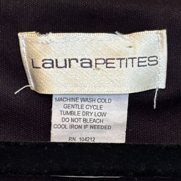 Laura Petites Asymmetrical Y2K Floral Top Black Pink V-Neck - Picture 6 of 10